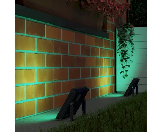 Фото Прожектор Gauss Elementary 50W 3200lm зеленого свечения 175-265V IP65 черный LED арт. 613100650