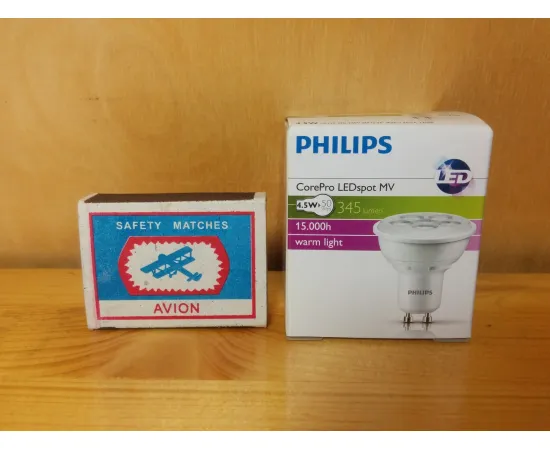 Philips CorePro LEDspotMV 4.5-50W GU10 827 36D упаковка