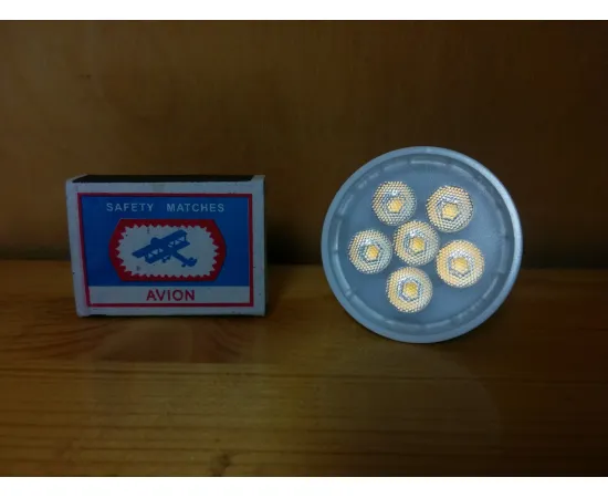 Philips CorePro LEDspotMV 4.5-50W GU10 827 36D лампа