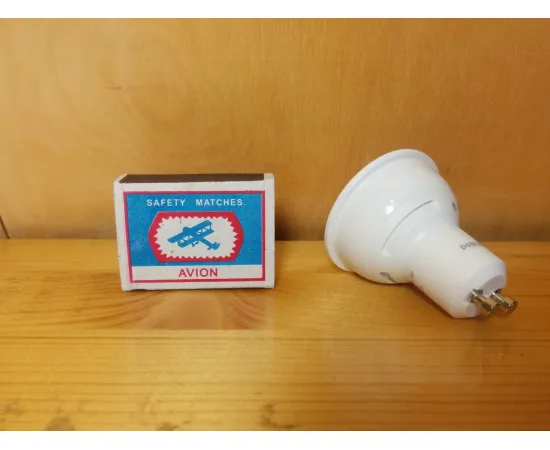 Philips CorePro LEDspotMV 4.5-50W GU10 827 36D лампа