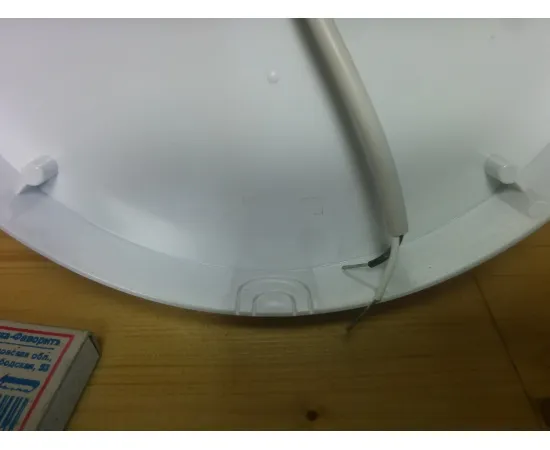 Светильник ЖКХ Brawex 0506E-MPL7-20N арт. 0506E-MPL7-20N насечки для прокладки провода и облуженные провода Светильник ЖКХ Brawex 0506E-MPL7-20N арт. 0506E-MPL7-20N насечки для прокладки провода и облуженные провода