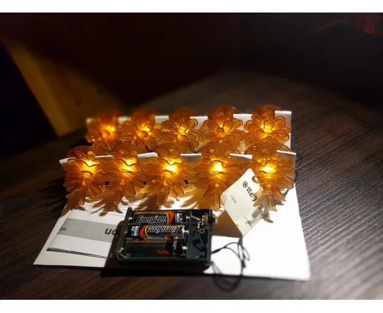 Гирлянда Feron CL559 тёплые еловые шишки (0.6w, 1.33м+0.3м, 4.5v батарейки 3*AA) арт. 26895